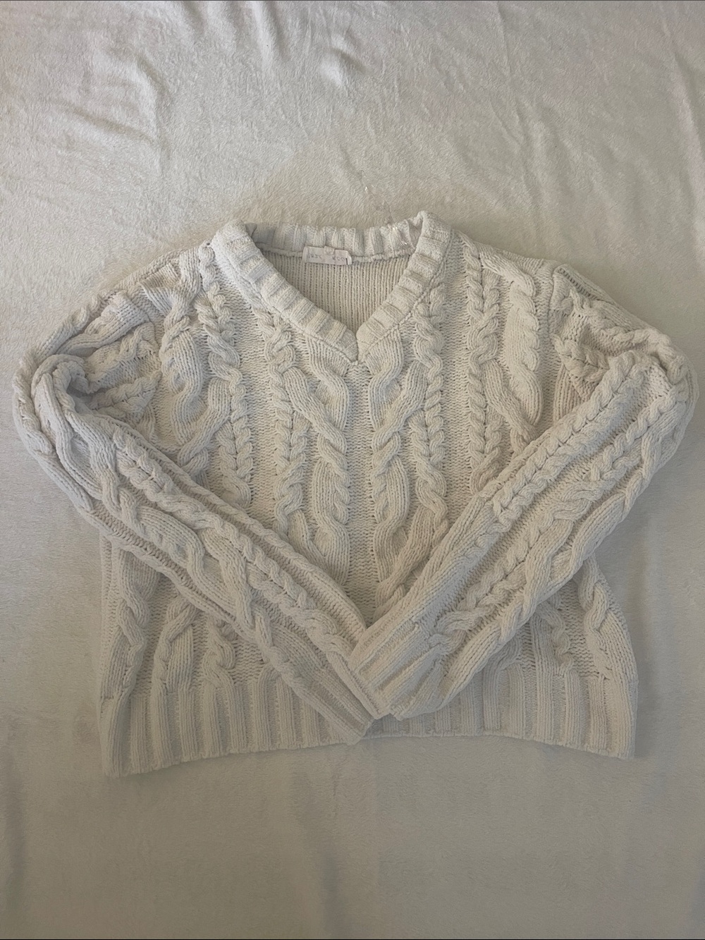 Women's Cream Cable-Knit V-Neck Sweater